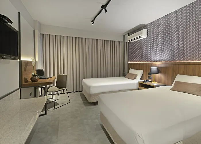 Hotel Deville Business Maringá
